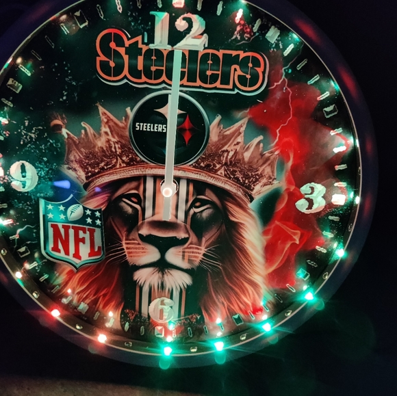 Steelers lion king led dance light 12 " football clock - Picture 5 of 13